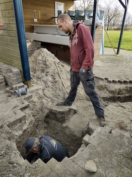 Riolering graven voor de camping lentemaheerd